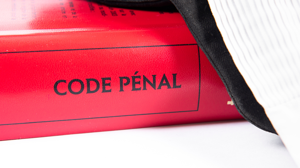 Code pénal que François Dizier utilise afin de préparer ses plaidoyer